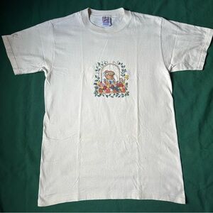 Vintage Embroidered Tedddy Bear T Shirt Size Medium White Made In USA VTG 90s